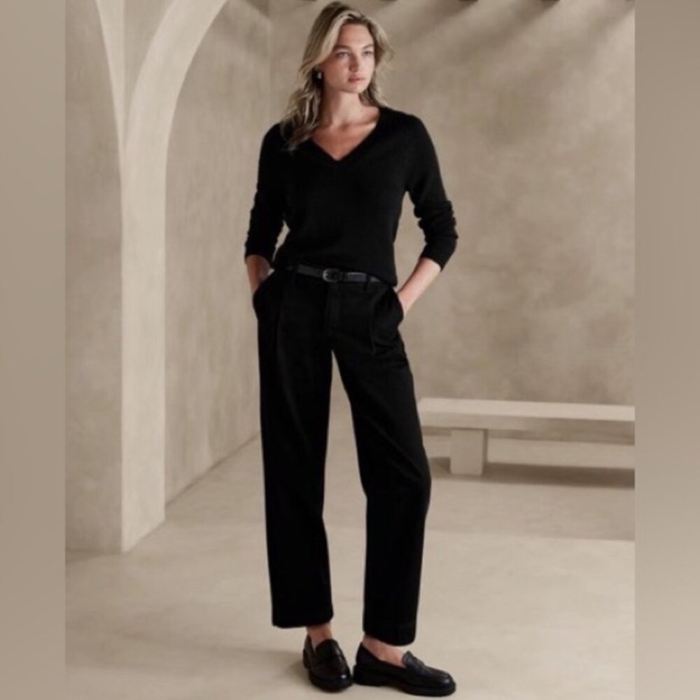 BANANA REPUBLIC Women's EUC Luxe Mid-Rise Straight Pleated Jeans | Size 31/12 P